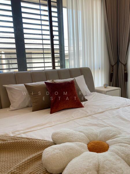 Burasiri Krungthep Kreetha, Bangkok, 95 Soi Pracha Ruam Chai, Hua Mak, Bang Kapi, Bangkok, 4 Bedrooms, 300 sqm, Single Detached House For Sale, by Wisdom Real Estate, 500023671 - DDproperty.com