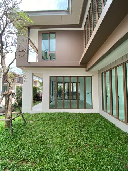 Burasiri Krungthep Kreetha, Bangkok, 95 Soi Pracha Ruam Chai, Hua Mak, Bang Kapi, Bangkok, 4 Bedrooms, 300 sqm, Single Detached House For Rent, by Wisdom Real Estate, 500023674 - DDproperty.com