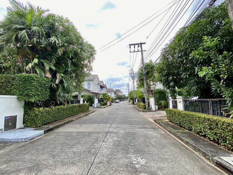 ให้เช่า - Manthana Rama 9-Srinakarin : มัณฑนา พระราม 9-ศรีนครินทร์, กรุงเทพ