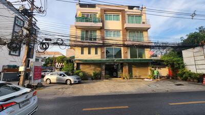 ขาย - ขายอาคารแปลงมุม 99 ตร.วา ที่จอด 12 คัน บนถนนสังคมสงเคราะห์ แปลงเดียวสุดท้าย ทำเลพรีเมียม ติดเซนทรัล, กรุงเทพ