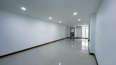 ขาย - ITF Silom Palace : ไอทีเอฟ สีลม พาเลส, กรุงเทพ