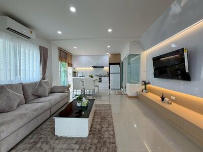 ขาย - บ้านสองชั้นแสนอบอุ่น พร้อมขายในทุ่งกลม-ตาลหมัน, ชลบุรี