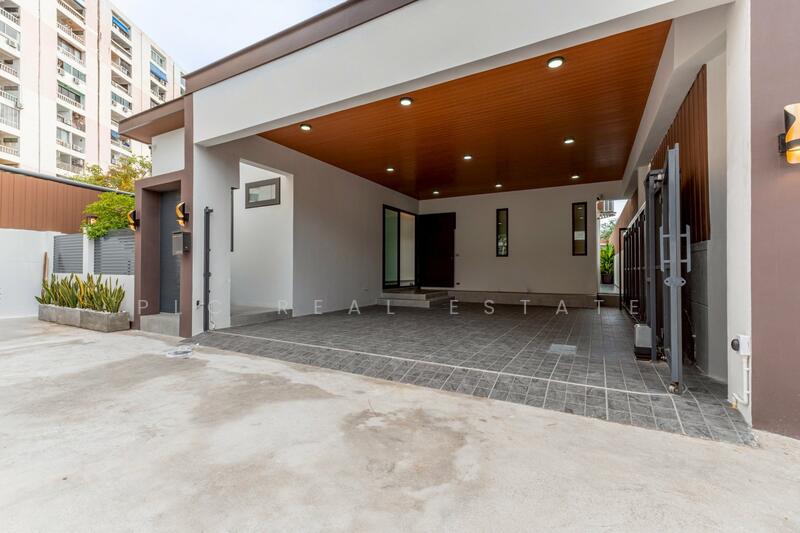 Luxury Detached House with Private Pool in Pattaya, Chon Buri (Pattaya), Bang Lamung, Bang Lamung (Pattaya), Chon Buri (Pattaya), 3 Bedrooms, 216 sqm, Single Detached House For Sale, by PLC Real Estate, 500023960 - DDproperty.com
