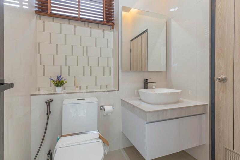 Luxury Detached House with Private Pool in Pattaya, Chon Buri (Pattaya), Bang Lamung, Bang Lamung (Pattaya), Chon Buri (Pattaya), 3 Bedrooms, 216 sqm, Single Detached House For Sale, by PLC Real Estate, 500023960 - DDproperty.com