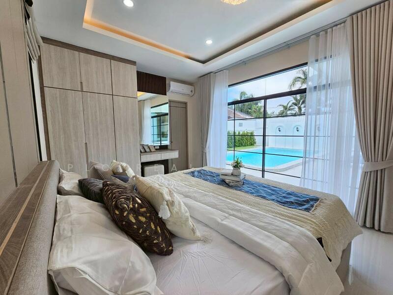 Modern Luxury Pool Villa for Sale in East Pattaya, Chon Buri (Pattaya), Bang Lamung, Bang Lamung (Pattaya), Chon Buri (Pattaya), 4 Bedrooms, 440 sqm, Single Detached House For Sale, by PLC Real Estate, 500023998 - DDproperty.com