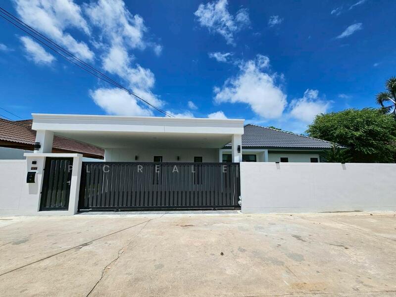 Modern Luxury Pool Villa for Sale in East Pattaya, Chon Buri (Pattaya), Bang Lamung, Bang Lamung (Pattaya), Chon Buri (Pattaya), 4 Bedrooms, 440 sqm, Single Detached House For Sale, by PLC Real Estate, 500023998 - DDproperty.com