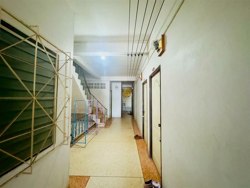 ขาย - ห้องเช่า 4 ชั้น 54 ตร.ว. ห้องเช่า ซอยศิวปรีชา ถนนเอกชัย, กรุงเทพ