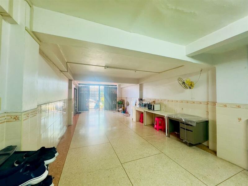 ขาย - ห้องเช่า 4 ชั้น 54 ตร.ว. ห้องเช่า ซอยศิวปรีชา ถนนเอกชัย, กรุงเทพ