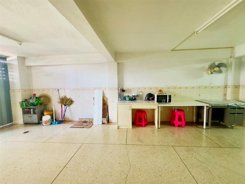 ขาย - ห้องเช่า 4 ชั้น 54 ตร.ว. ห้องเช่า ซอยศิวปรีชา ถนนเอกชัย, กรุงเทพ