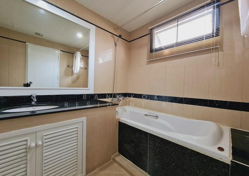 Cosmo Villa, Bangkok, 33 ซอยสุขุมวิท 12 ถนนสุขุมวิท แขวง/เขตคลองเตย กทม., Khlong Toei, Khlong Toei, Bangkok, 3 Bedrooms, 245 sqm, Apartment For Rent, by Bangkok Residential, 500024185 - DDproperty.com