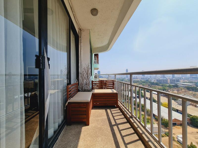 Lake Green, Bangkok, 199 Sukhumvit Soi 8, Khlong Toei, Khlong Toei, Bangkok, 3 Bedrooms, 136 sqm, Condo For Rent, by Bangkok Residential, 500024539 - DDproperty.com