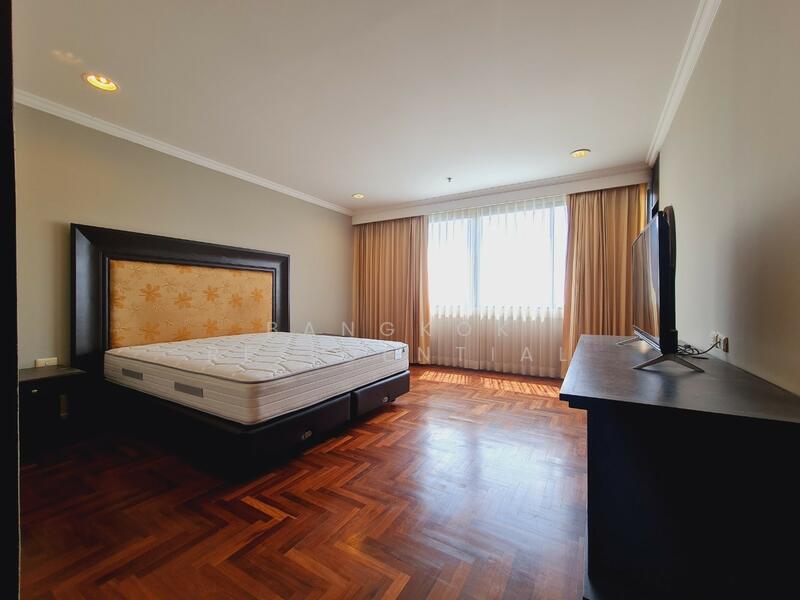 Lake Green, Bangkok, 199 Sukhumvit Soi 8, Khlong Toei, Khlong Toei, Bangkok, 3 Bedrooms, 136 sqm, Condo For Rent, by Bangkok Residential, 500024539 - DDproperty.com