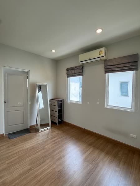 Centro Chaiyaphruek-Chaengwattana, Nonthaburi, Rural Road 2051, Khlong Phra Udom, Pak Kret, Nonthaburi, 4 Bedrooms, 220 sqm, Single Detached House For Sale, by ณปภัช ธวงค์ไพ, 500024700 - DDproperty.com