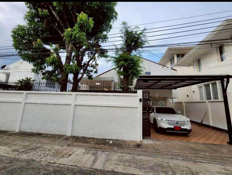 For Rent - 5-BR Villa, Bangkok