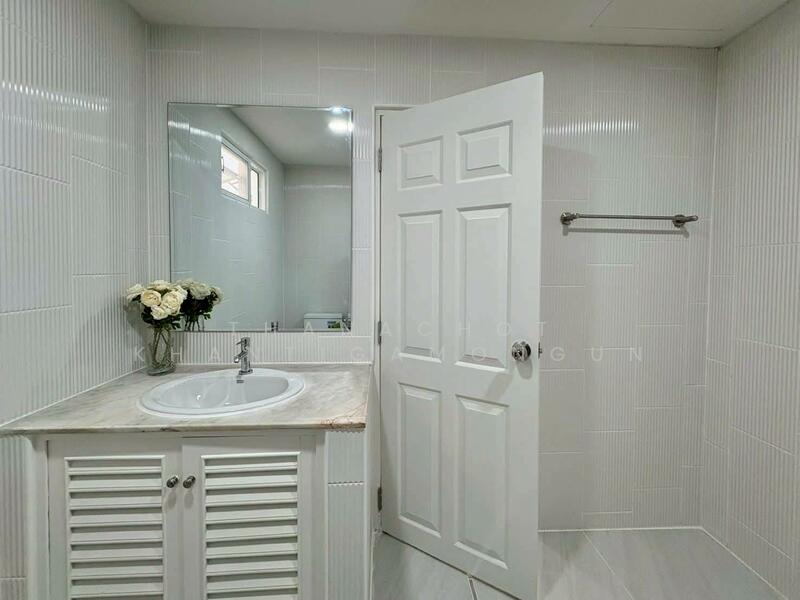 ให้เช่า - วิลล่า 5-ห้องนอน, กรุงเทพ