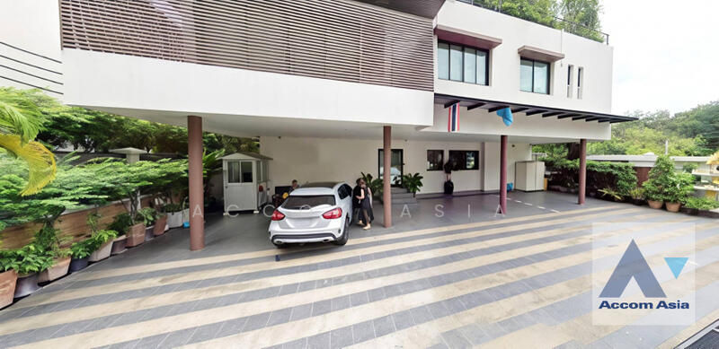 ขาย - RARE Items หาไม่ได้แล้ว!! บ้านขนาดใหญ่ / Apartments for expat executives – เดินเพียง 5 นาทีถึง Empor, กรุงเทพ