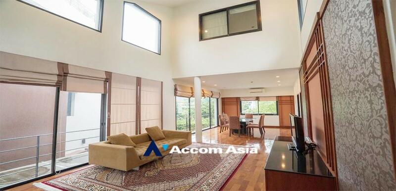 ขาย - RARE Items หาไม่ได้แล้ว!! บ้านขนาดใหญ่ / Apartments for expat executives – เดินเพียง 5 นาทีถึง Empor, กรุงเทพ