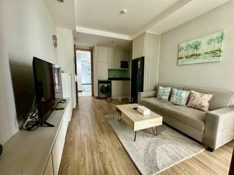 ลัดดาพลัส ศรีราชา