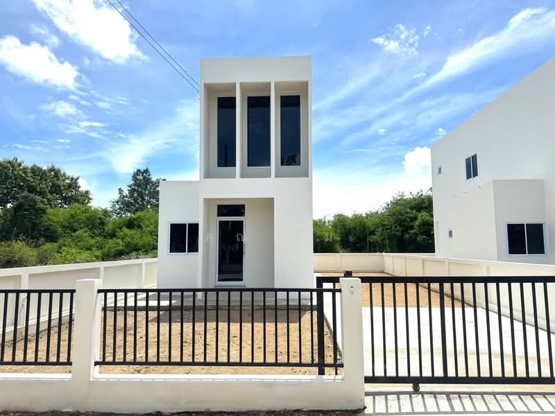 ขายบ้านเดี่ยวหรู 2 ชั้น บ้านศรีย้อย ต้นธง - ลำพูน บ้านใหม่สไตล์โมเดิร์น ของแถมจัดเต็ม ถูกมาก, Lamphun, Ton Thong, Muang Lamphun, Lamphun, 2 Bedrooms, 60 sqm, Single Detached House For Sale, by คุณ ตั้ม, 500025130 - DDproperty.com