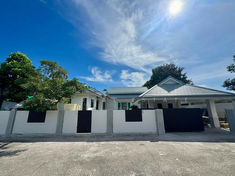 Modern Pool Villa for Sale in Pornprapanimit, Chon Buri (Pattaya), Bang Lamung, Bang Lamung (Pattaya), Chon Buri (Pattaya), 3 Bedrooms, 472 sqm, Single Detached House For Sale, by PLC Real Estate, 500026195 - DDproperty.com