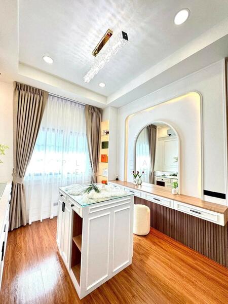 Luxury 3-Storey Pool Villa for Sale – North Pattaya, Chon Buri (Pattaya), Bang Lamung, Bang Lamung (Pattaya), Chon Buri (Pattaya), 4 Bedrooms, 219 sqm, Single Detached House For Sale, by PLC Real Estate, 500026218 - DDproperty.com