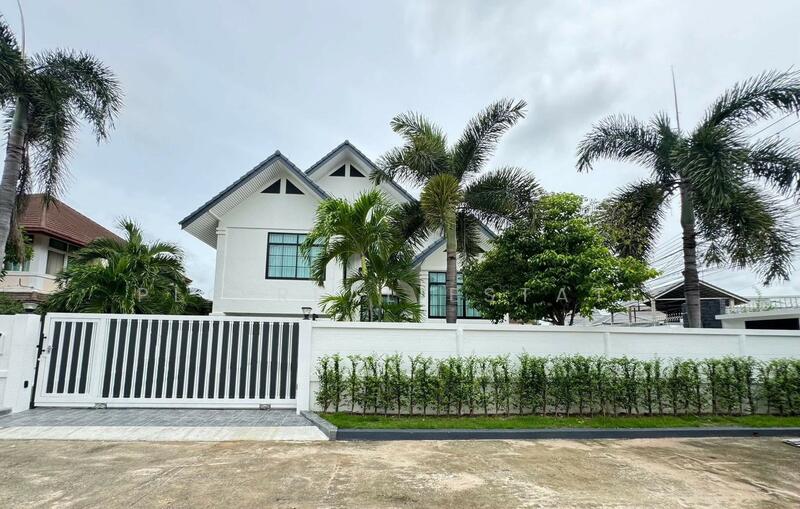 Luxury 3-Storey Pool Villa for Sale – North Pattaya, Chon Buri (Pattaya), Bang Lamung, Bang Lamung (Pattaya), Chon Buri (Pattaya), 4 Bedrooms, 219 sqm, Single Detached House For Sale, by PLC Real Estate, 500026218 - DDproperty.com