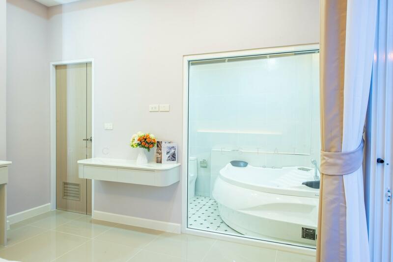 Pool Villa for Sale – East Pattaya, Chon Buri (Pattaya), Bang Lamung, Bang Lamung (Pattaya), Chon Buri (Pattaya), 3 Bedrooms, 220 sqm, Single Detached House For Sale, by PLC Real Estate, 500026276 - DDproperty.com