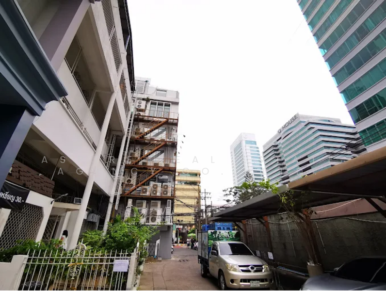 ขาย - อาคารพาณิชย์ 5 ชั้น อโศก ใกล้ ม.ศรีนครินทรวิโรฒ วิทยาเขตประสานมิตร, กรุงเทพ