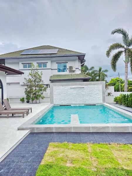 Luxury Pool Villa with Private Swimming Pool in Khao Noi, Chon Buri (Pattaya), Bang Lamung, Bang Lamung (Pattaya), Chon Buri (Pattaya), 4 Bedrooms, 464 sqm, Single Detached House For Sale, by PLC Real Estate, 500026381 - DDproperty.com