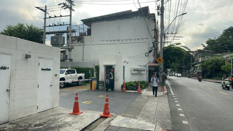 ขาย - Chewathai Hallmark Charan 13 : ชีวาทัย ฮอลล์มาร์ค จรัญ 13, กรุงเทพ