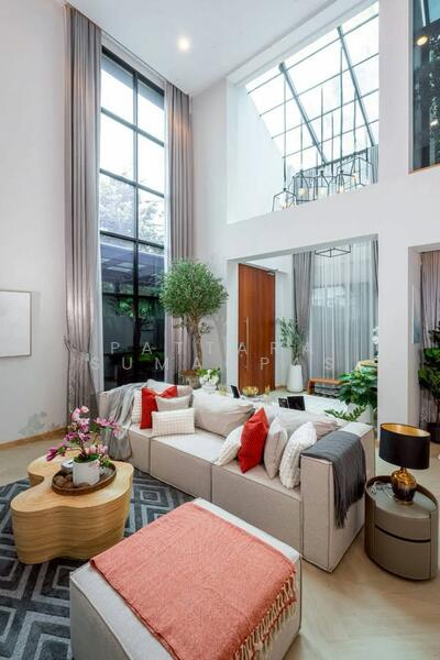 For Sale - Exclusive 4-Bedroom Pool Villa in Sukhumvit 71, Bangkok