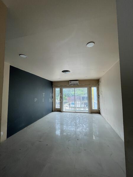 ให้เช่า - ให้เช่าทาวน์เฮ้าส์ 3 ชั้น – ทำเลติดถนนใหญ่, สุราษฎร์ธานี