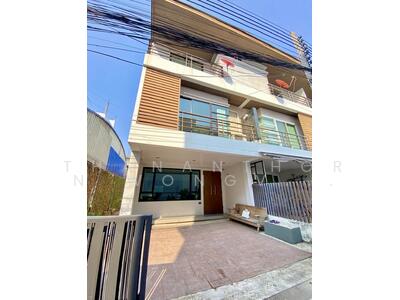 ขาย - ทาวน์โฮม ลาดพร้าว 101, กรุงเทพ