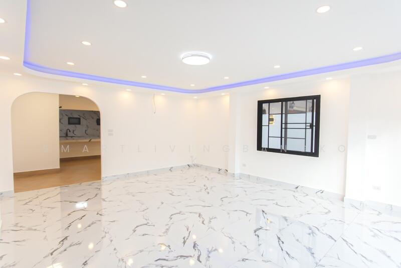 For Sale - Renovated single house for sale in the Suthisan / Huai Khwang area, Bangkok