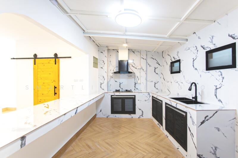 For Sale - Renovated single house for sale in the Suthisan / Huai Khwang area, Bangkok