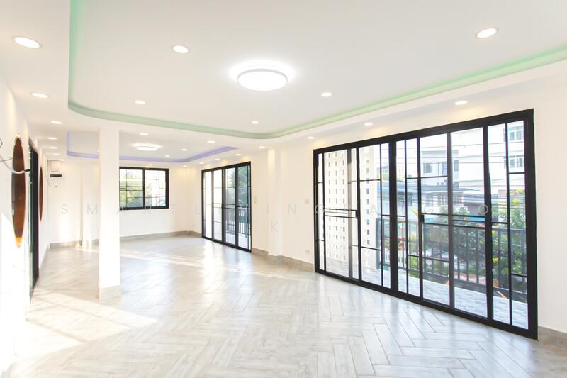 For Sale - Renovated single house for sale in the Suthisan / Huai Khwang area, Bangkok