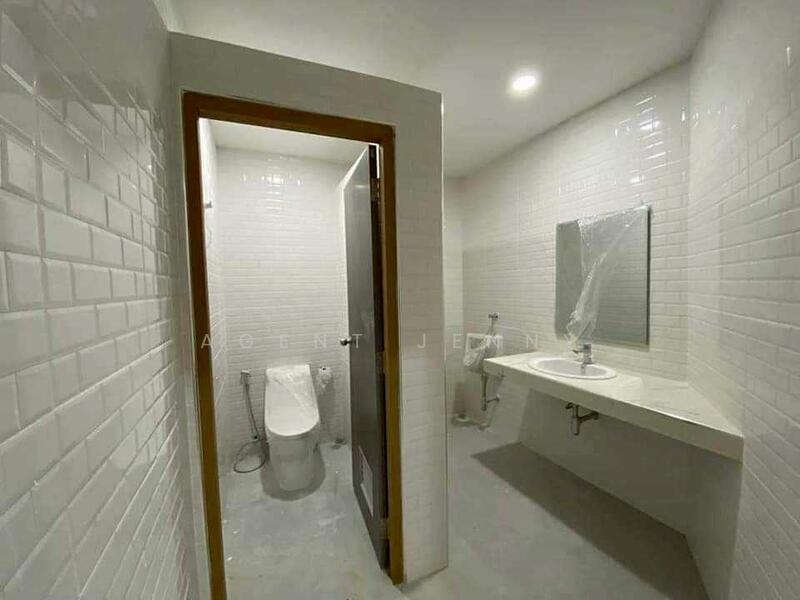 For Rent - Commercial Space for Rent – Sukhumvit 22–24 (SPSJN261), Bangkok