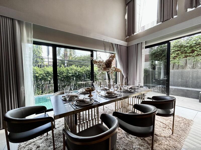 For Sale - 4-BR Villa, Bangkok