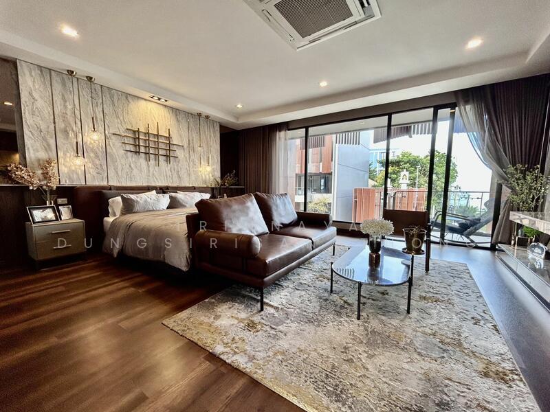 For Sale - 4-BR Villa, Bangkok