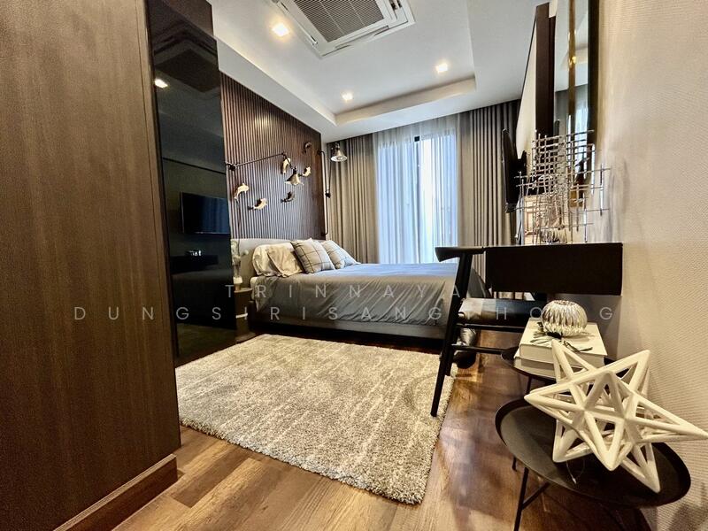For Sale - 4-BR Villa, Bangkok