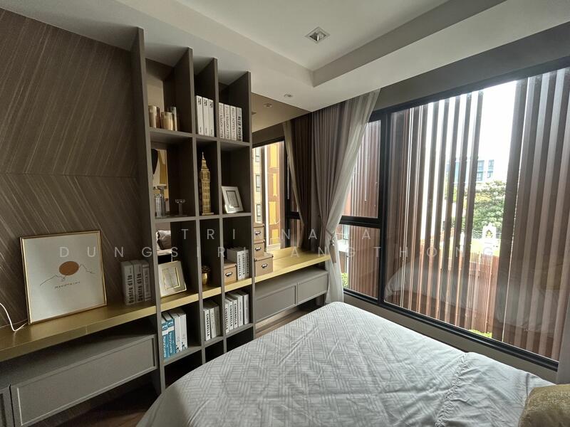 For Sale - 4-BR Villa, Bangkok