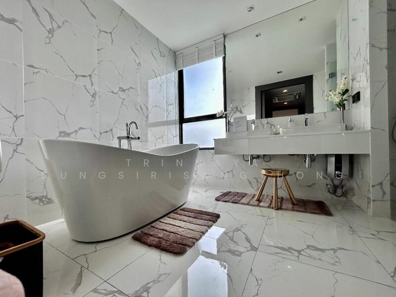 For Sale - 4-BR Villa, Bangkok