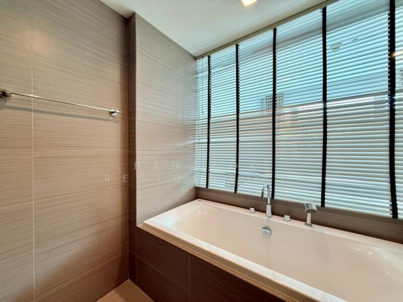 Siri At Sukhumvit, Bangkok, 902 Sukhumvit Road, Phra Kanong, Khlong Toei, Bangkok, 2 Bedrooms, 72 sqm, Condo For Rent, by Bangkok Residential, 500029894 - DDproperty.com