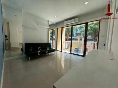 ขาย - Baan Klang Krung Resort (Ratchada 7) : บ้านกลางกรุงรีสอร์ท รัชดา ซอย7, กรุงเทพ