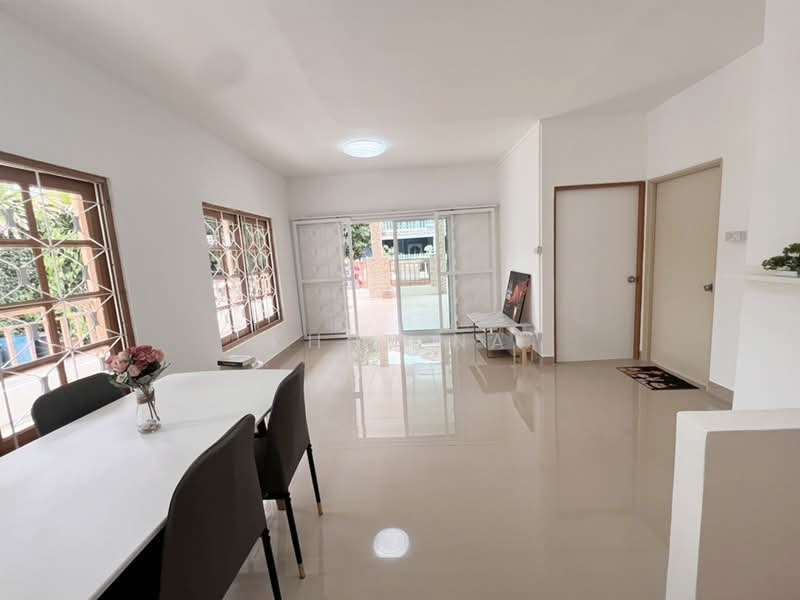 Baan Pruksa 9, Pathum Thani, Yothathikan Khu Khot-Khlong Luang Road, Khlong Sam, Khlong Luang, Pathum Thani, 3 Bedrooms, 180 sqm, Townhouse For Sale, by Khun Na, 500030200 - DDproperty.com