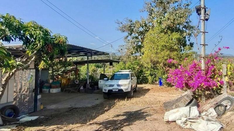 For Sale - ที่ดินพร้อมสิ่งปลูกสร้างพร้าว เชียงใหม่, Chiang Mai