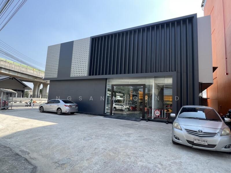 ให้เช่า - โชว์รุม และอาคาร 3 ชั้น รามอินทรา 421 วา พื้นที่ 2000 ตร.เมตร จอดรถได้ 12 คัน, กรุงเทพ