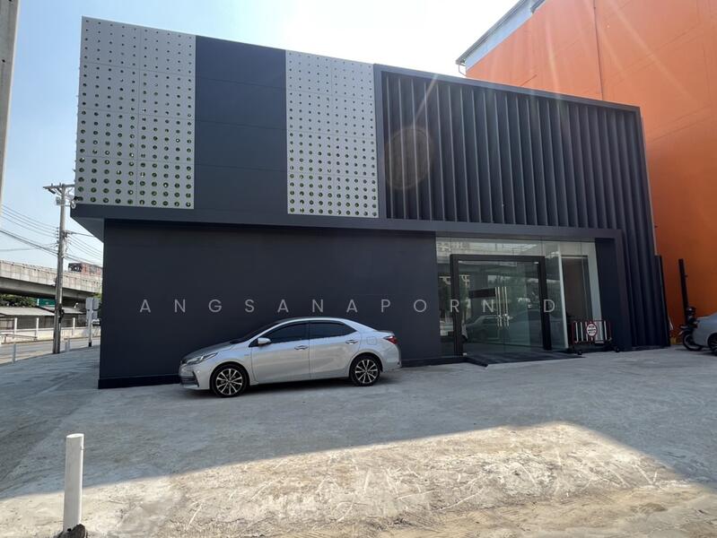 ให้เช่า - โชว์รุม และอาคาร 3 ชั้น รามอินทรา 421 วา พื้นที่ 2000 ตร.เมตร จอดรถได้ 12 คัน, กรุงเทพ