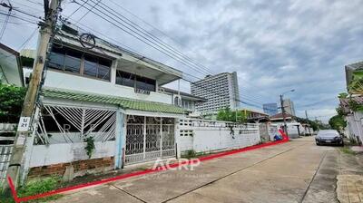 ขาย - ขายที่ดินพร้อมบ้านเก่า หมู่บ้านถาวรนิเวศน์ 1 ซอยบางนา-ตราด 14 ทำเลศักยภาพ, กรุงเทพ