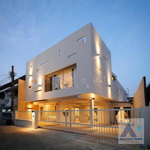 ขาย - Pet friendly 3 Bedrooms House for Sale and Rent in Sukhumvit, Bangkok near BTS Phra khanong (AA39414, กรุงเทพ